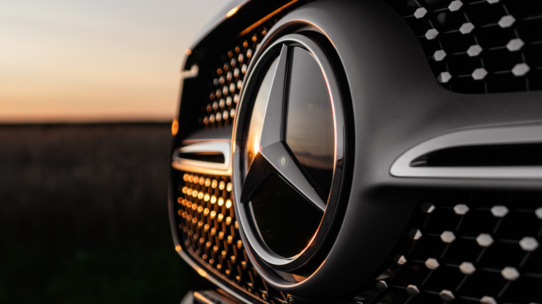 Mercedes-Benz Logo